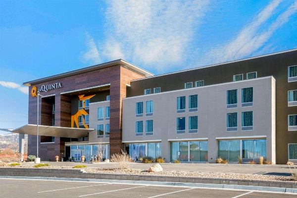 La Quinta Inn & Suites by Wyndham Cedar City image 3