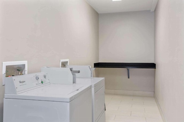 La Quinta Inn & Suites by Wyndham Cedar City image 30